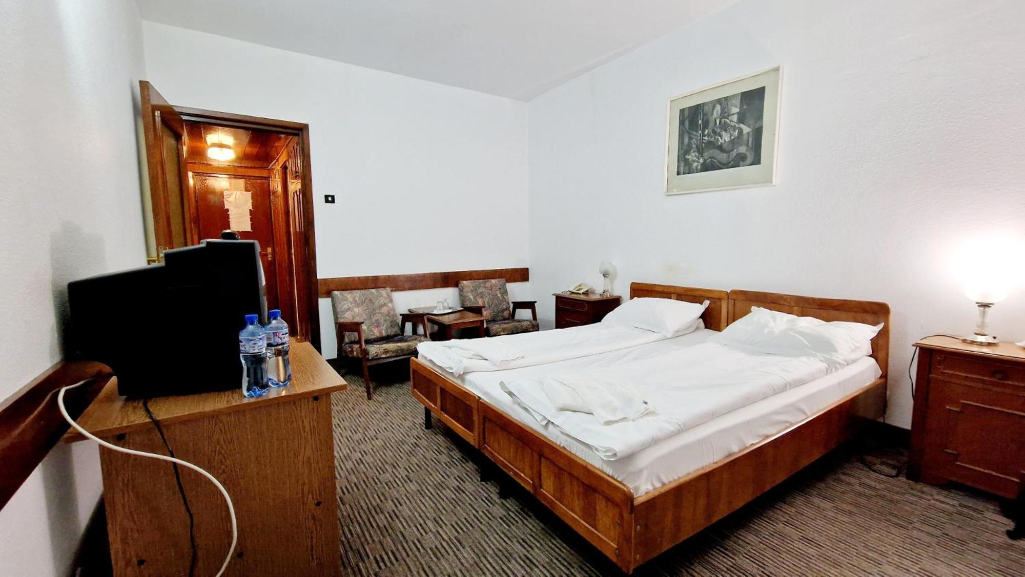 Hotel Bradul - Covasna Exterior photo