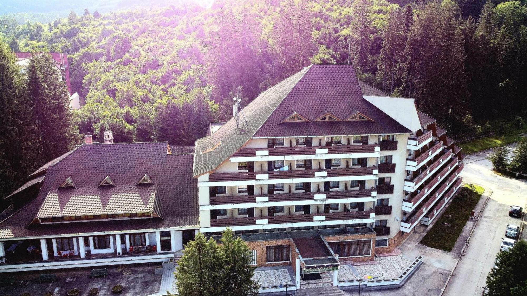 Hotel Bradul - Covasna Exterior photo