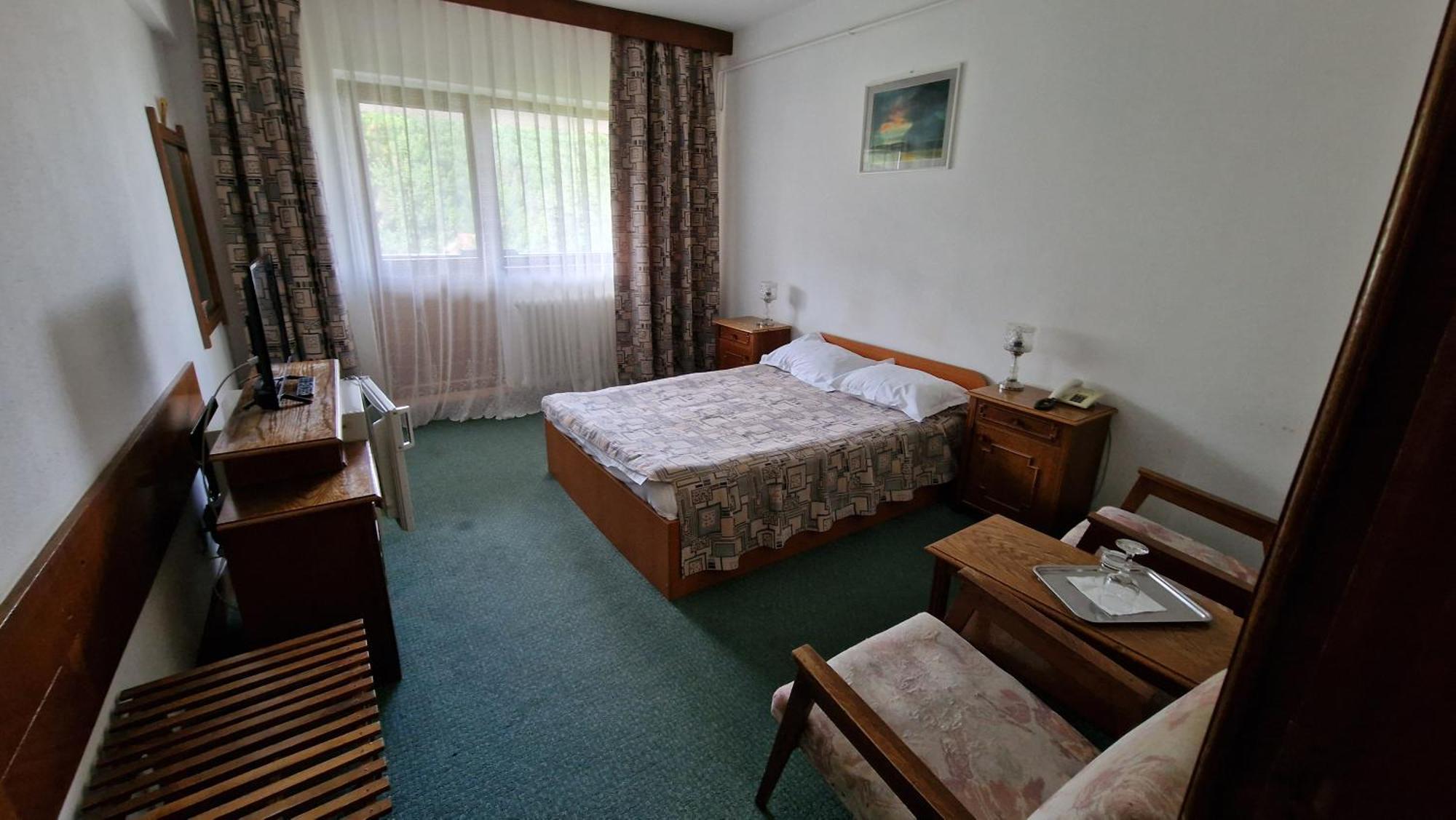 Hotel Bradul - Covasna Exterior photo