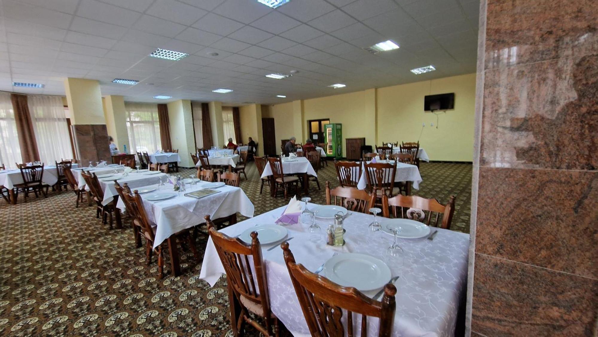 Hotel Bradul - Covasna Exterior photo